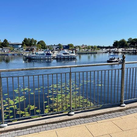 Five Bedroom Waterfront House Carrick on Shannon Екстериор снимка