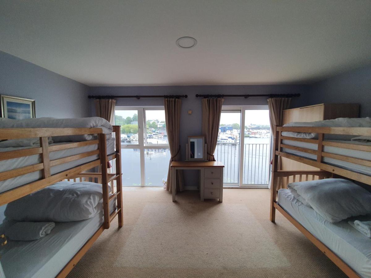 Five Bedroom Waterfront House Carrick on Shannon Екстериор снимка