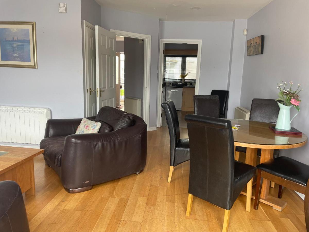 Five Bedroom Waterfront House Carrick on Shannon Екстериор снимка