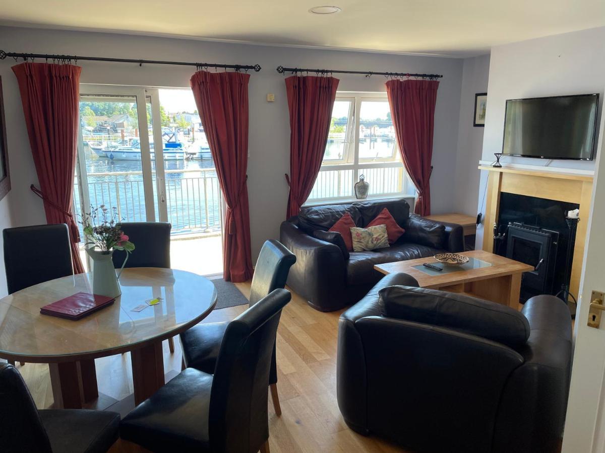 Five Bedroom Waterfront House Carrick on Shannon Екстериор снимка